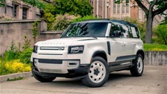 Land Rover Defender - Chiếc SUV giúp sao Hull City thoát khỏi vụ lật xe